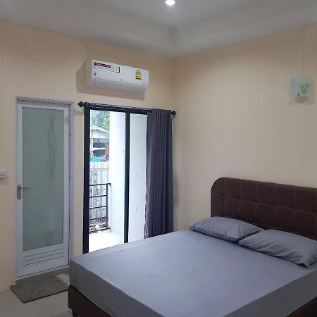 Room62 Lom Sak Екстериор снимка