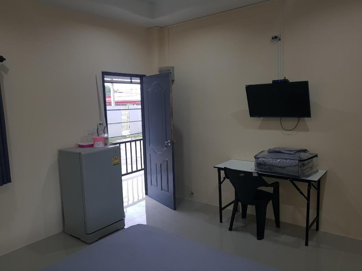 Room62 Lom Sak Екстериор снимка